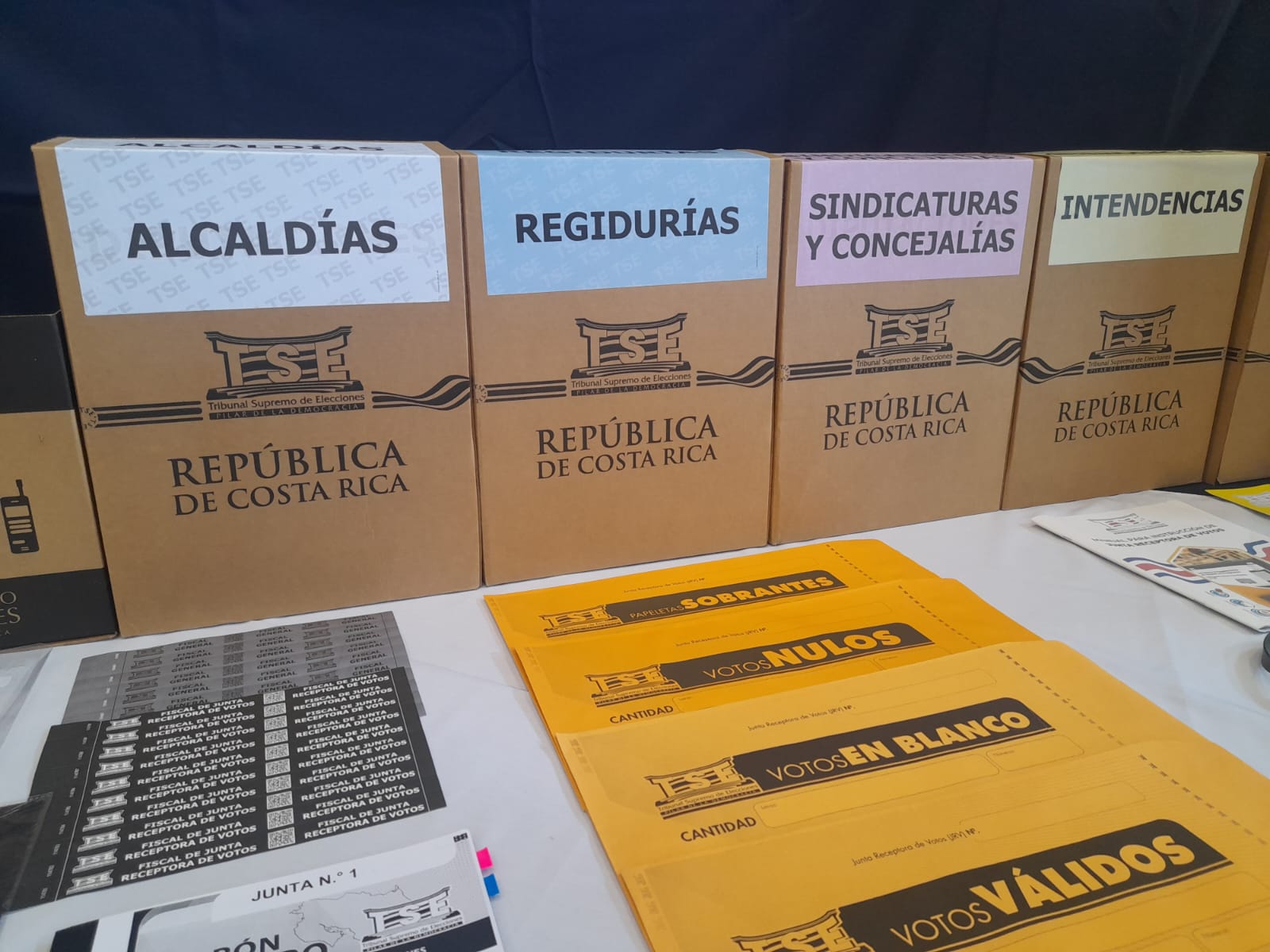 TSE inició entrega de material electoral para comicios municipales