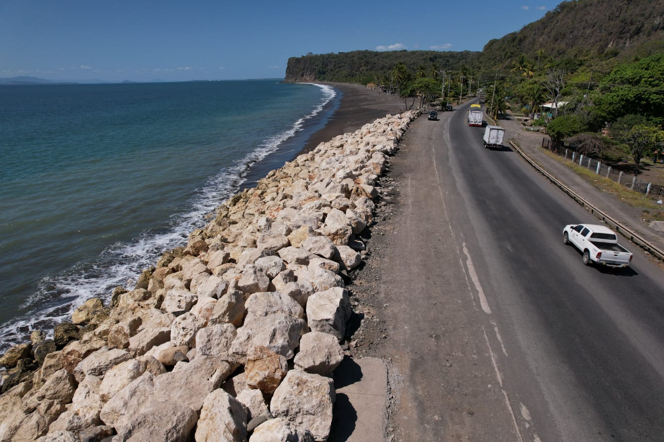 Autoridades colocarán 10 mil toneladas de nuevas rocas en Caldera para evitar daños por oleaje