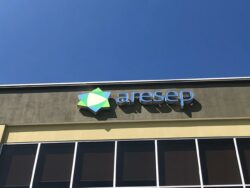 ARESEP planea suspender resolución sobre tarifas para generación distribuida para que empresas tengan más claridad