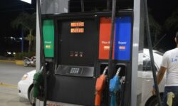 De cada ¢100 que los costarricenses compran de gasolina súper se destinan ¢40 a impuesto