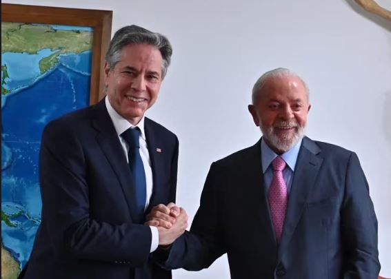 Antony Blinken expresó a Lula da Silva su “desacuerdo” por las declaraciones sobre “genocidio” en Gaza