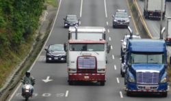 MOPT restringirá tránsito a camiones pesados en distintos puntos del país durante horas pico