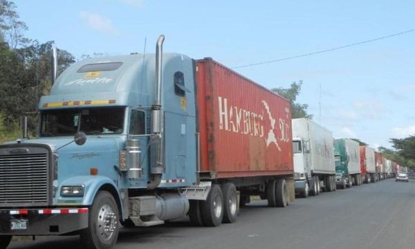 Restricción en ‘horas pico’ para vehículos pesados regresa este lunes en principales vías del país