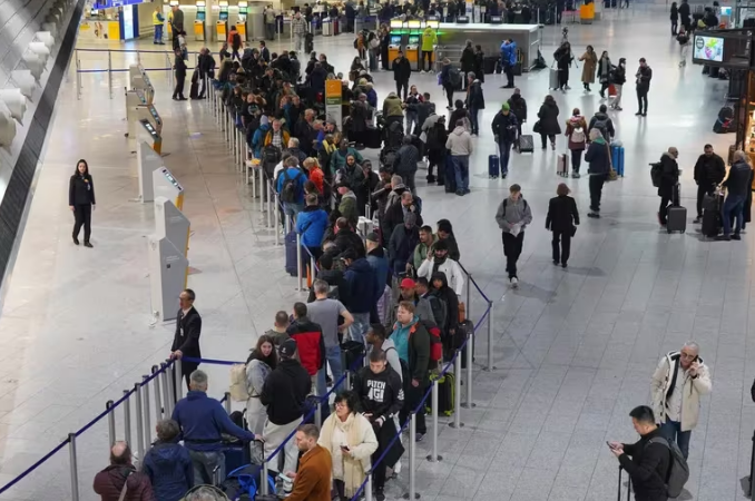 Cancelaron más de 1.100 vuelos en Alemania por una huelga del personal de seguridad que afecta a 200 mil usuarios