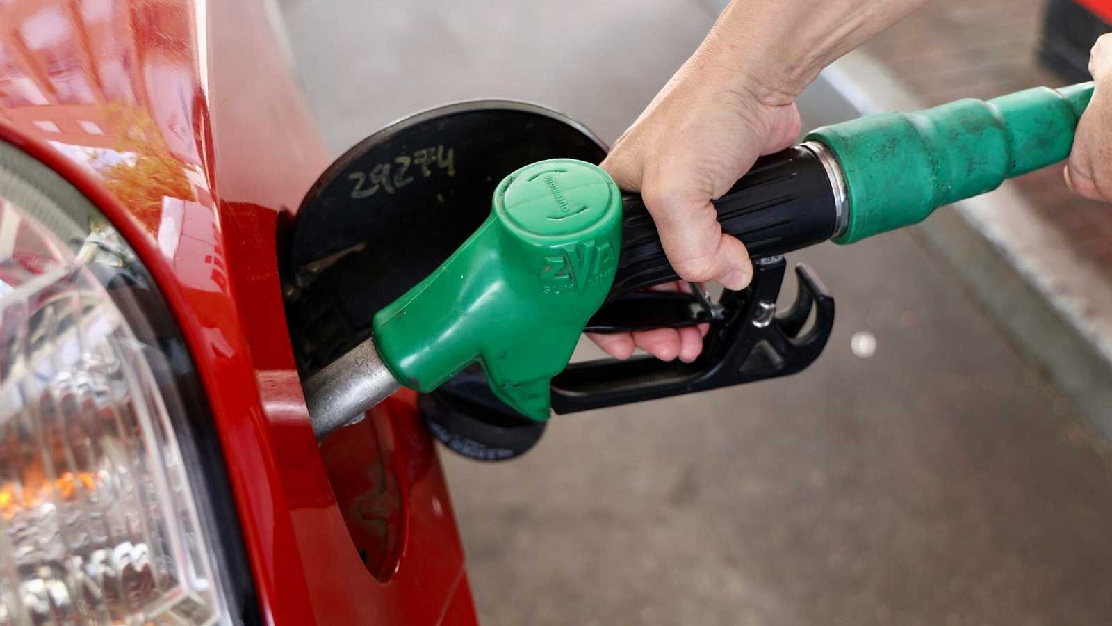Gasolina regular tendrá rebaja de ¢13 y el diésel de ¢23: La súper experimentará aumento de ¢26