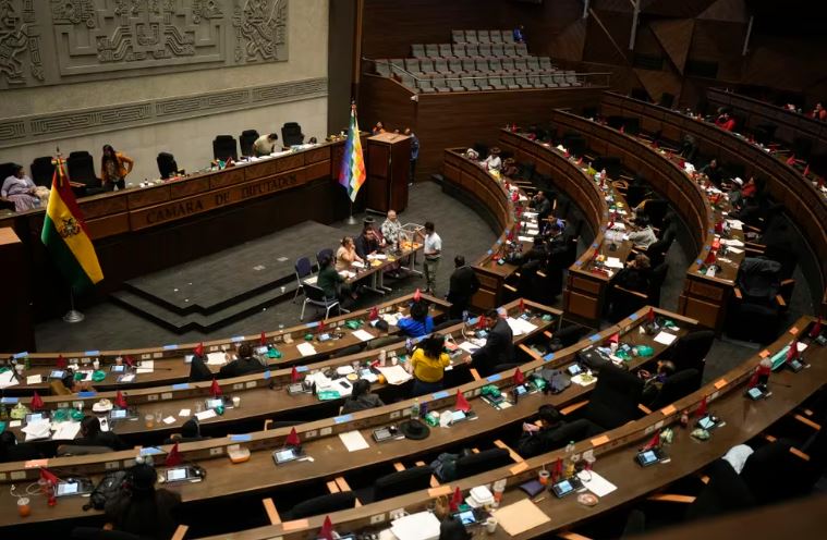 El Parlamento de Bolivia volvió a sesionar tras días de tensión: Luis Arce busca reactivar la economía sin apoyo de Evo Morales