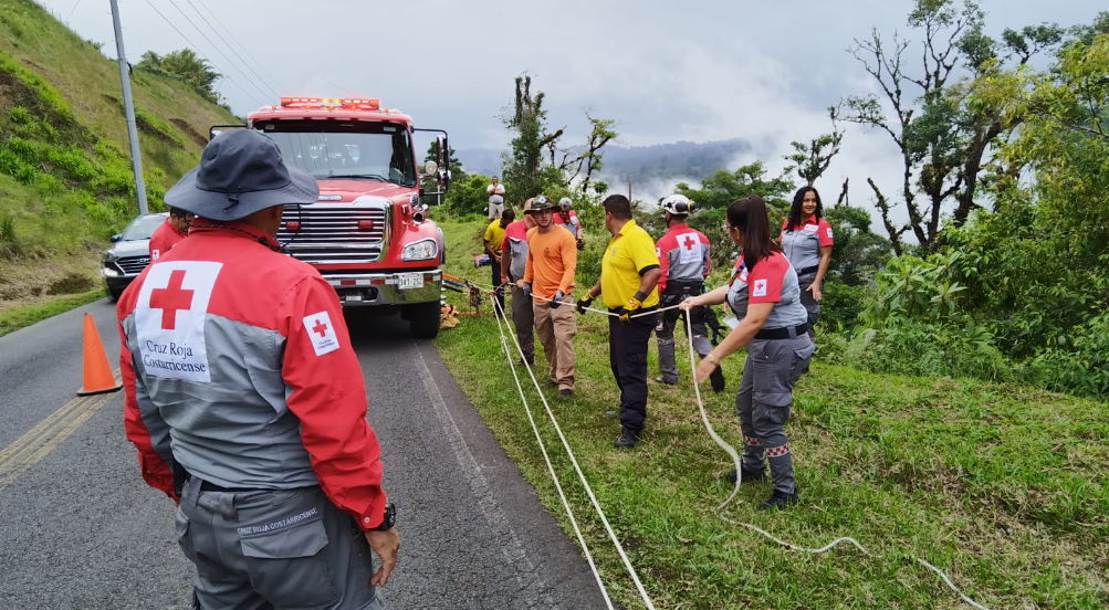 Cruz Roja atendió vuelcos, choques, precipitaciones y accidentes acuáticos durante el fin de semana