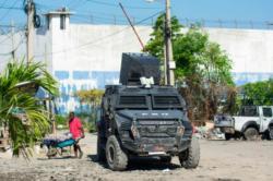 Haití prorrogó el estado de emergencia en Puerto Príncipe por un mes en medio de la violencia de bandas criminales