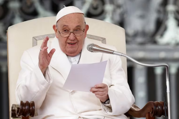 El papa Francisco volvió a hablar de su carta de renuncia y reveló detalles de cómo sería su vida después del pontificado