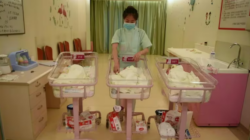 Hospitales en China suspendieron los servicios de parto debido a la caída en la tasa de natalidad