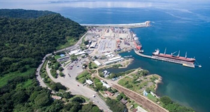Industriales urgen medidas paliativas en Puerto Caldera ante saturación