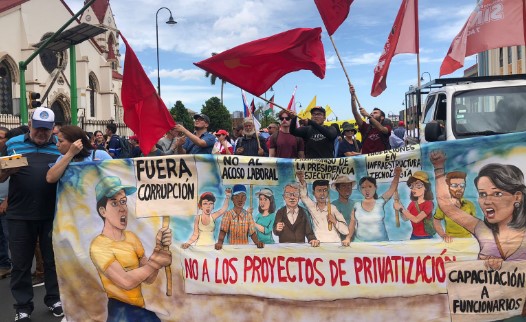 Marcha en San José: Piden declarar emergencia hídrica, renuncia de la presidenta de la CCSS y respeto a división de Poderes