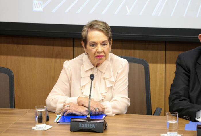 Gloria Navas se declaró diputada independiente luego de solicitud de Nueva República de renunciar a curul