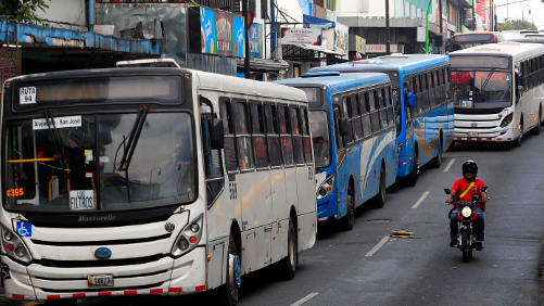 Diputado del Frente Amplio propone obligar a la instalación de GPS en autobuses de transporte público