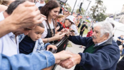 El candidato oficialista en Uruguay rechazó la idea de José Mujica de donar parte del sueldo presidencial: “Pocas veces vi tal demagogia”