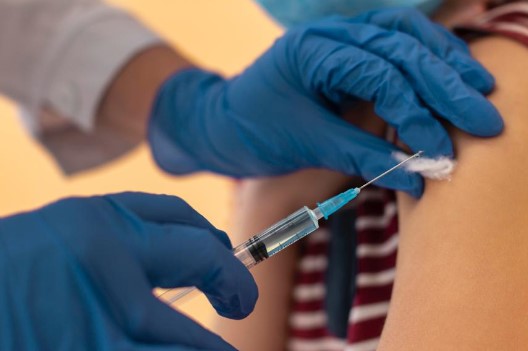 Más de 100 mil menores continúan pendientes de recibir la vacuna contra Sarampión, Rubeola y Paperas