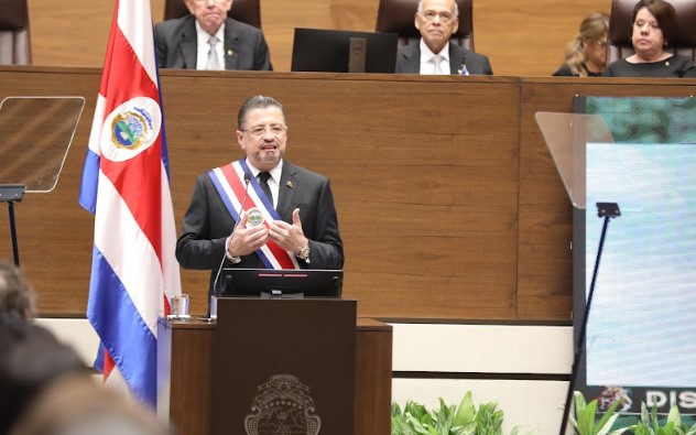 Sindicatos, ambientalistas y mujeres reclaman ser los ‘grandes ausentes’ en el discurso del Presidente Chaves