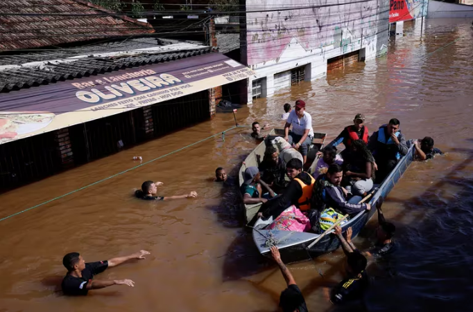 En medio de las trágicas inundaciones, Brasil emitió una alerta roja por más tormentas en Río Grande do Sul