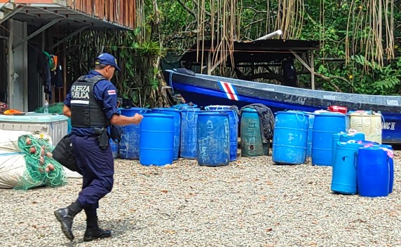 RECOPE reportó el decomiso de 9 mil litros de combustible y la detención de una persona en Moín
