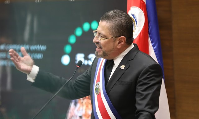 Presidente Chaves afirma que ya se realizaron las primeras reuniones para impulsar referéndum