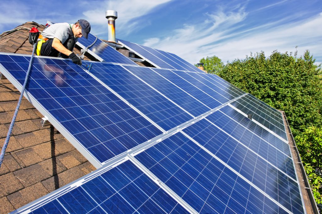ICE solicitó a ARESEP excluir plantas solares y otras fuentes renovables de regla que encarece costos